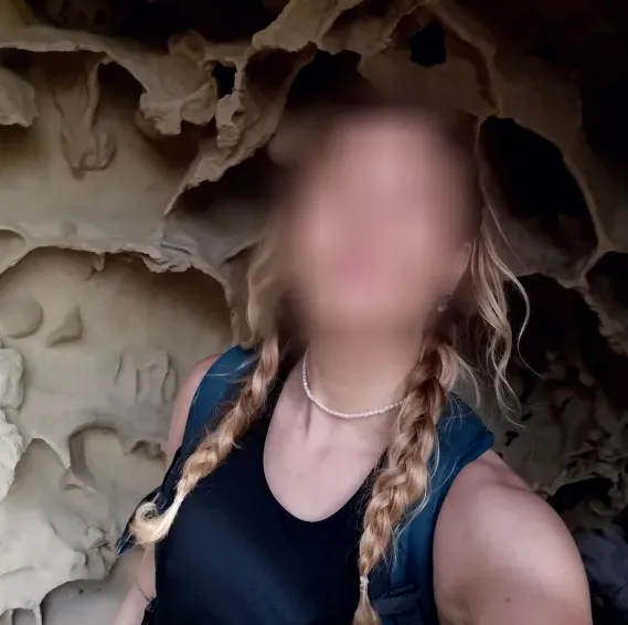 Andrea, 29