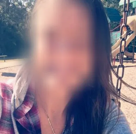 Anna, 39