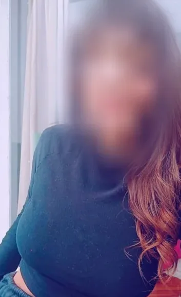 Anne, 33