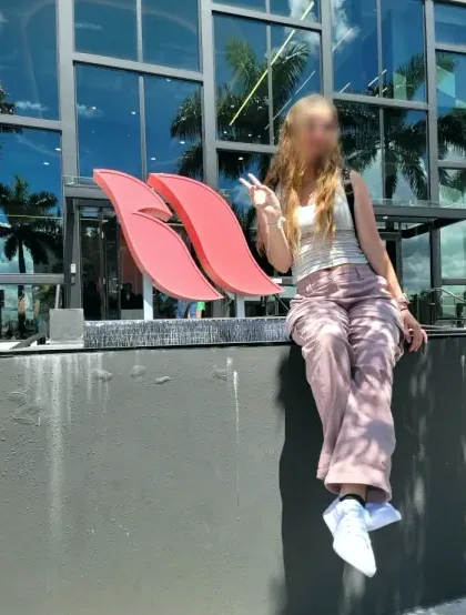 Christina, 29