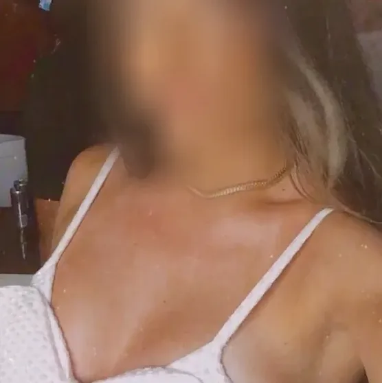 Emilia, 39