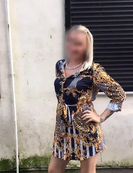 Emma, 34