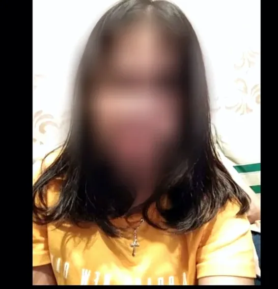 Jasmin, 27