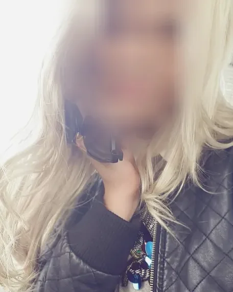 Katrine, 32