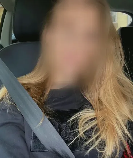 Laura, 32