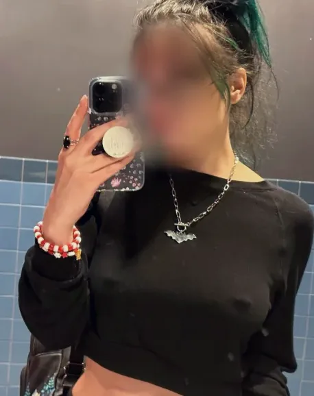 Leyla, 28