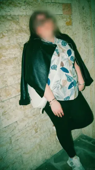 Marianne, 29