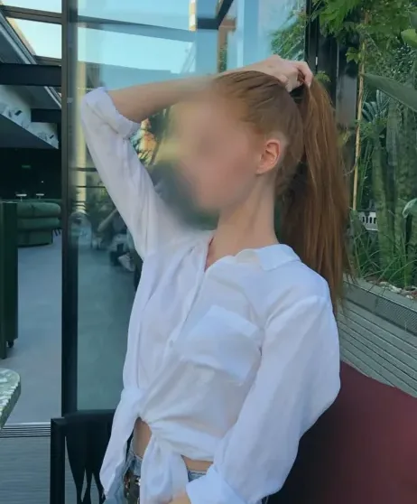 Nicoline, 23