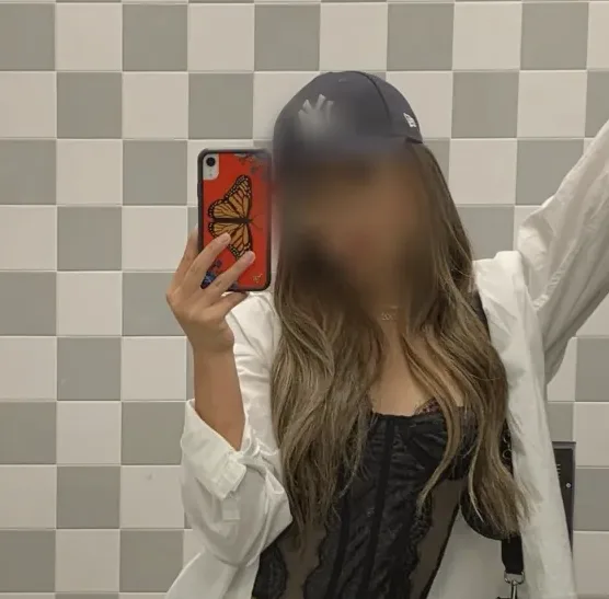 Sara, 20