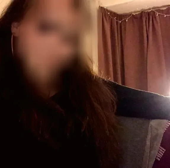 Sara, 25