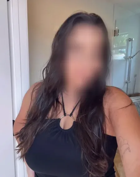 Selma, 36