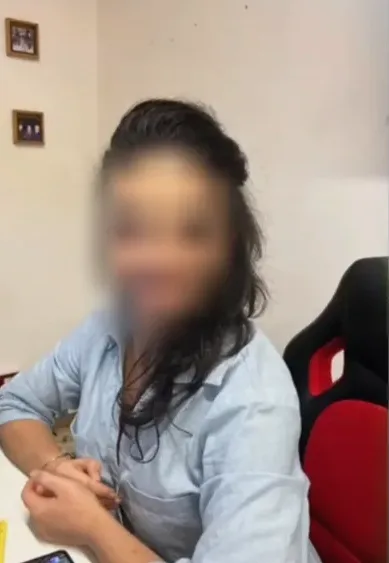 Simone, 33