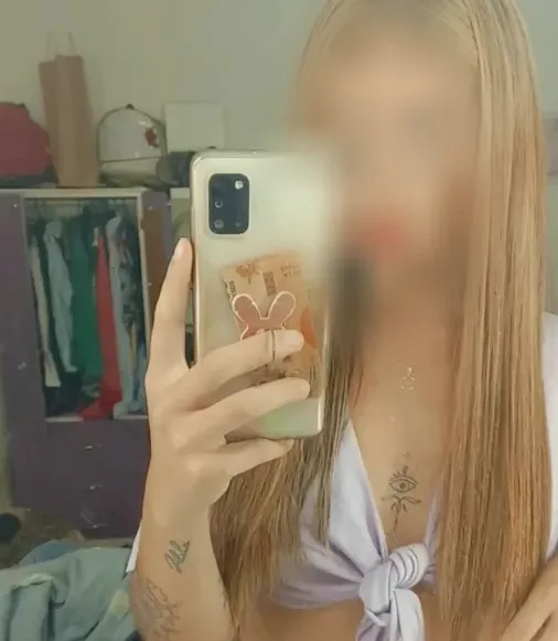 Zeynep, 33